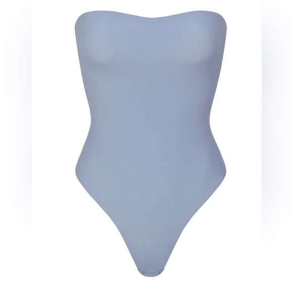 SKIMS Other - SKIMS NWT Fits Everybody Strapless Bodysuit